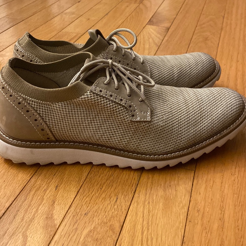 Men’s 10.5 tan Oxfords